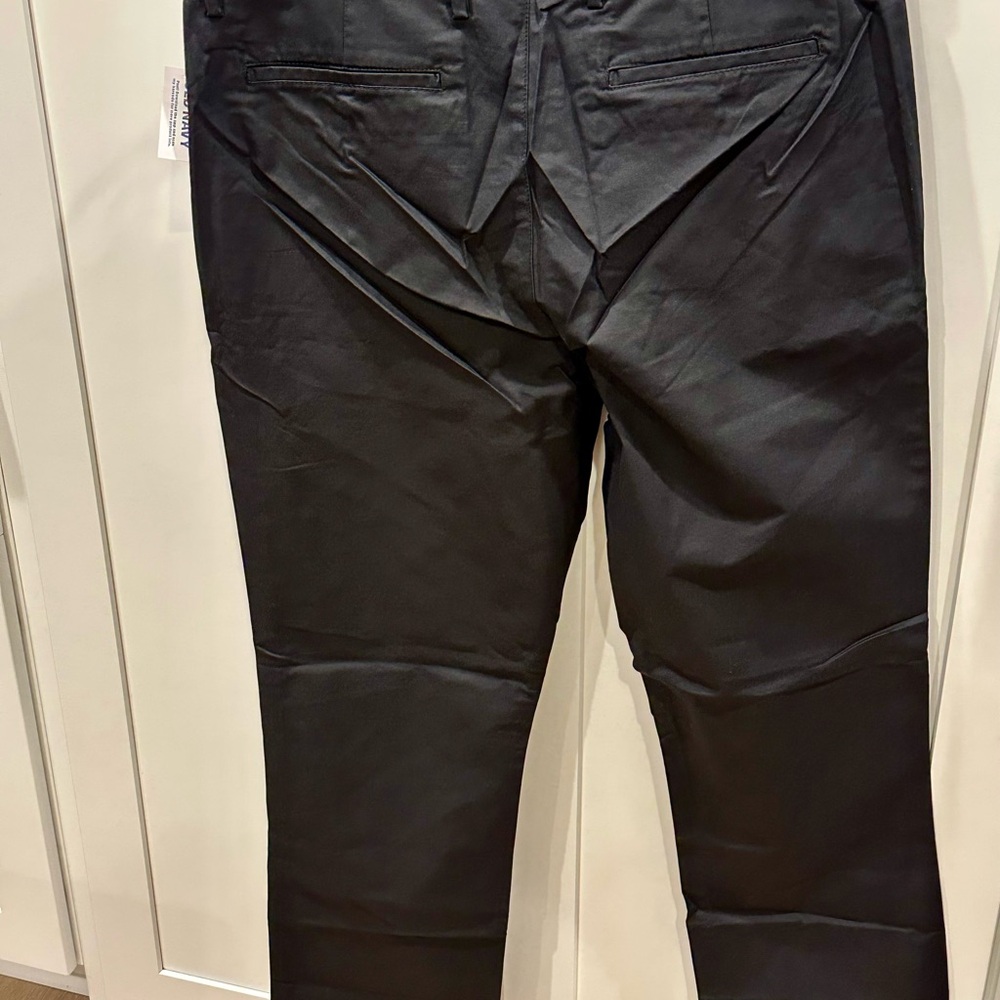 NWT Old Navy Men's Classic Black Chinos - Picture 5 of 5
